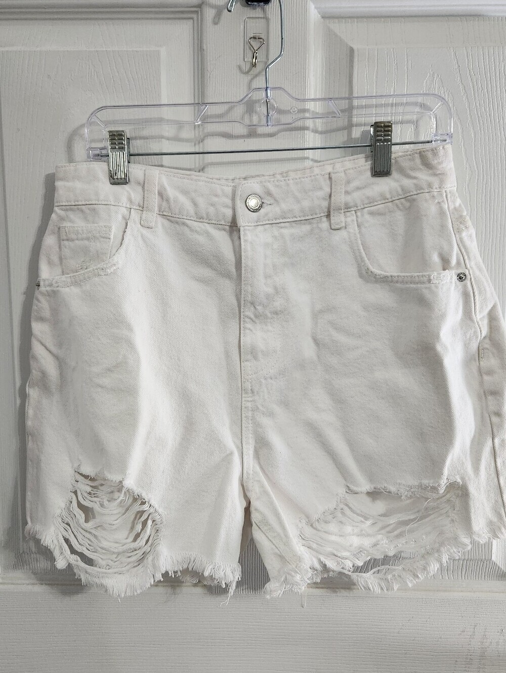 NWT pretty little things high rise white denim shorts distressed grunge size 8